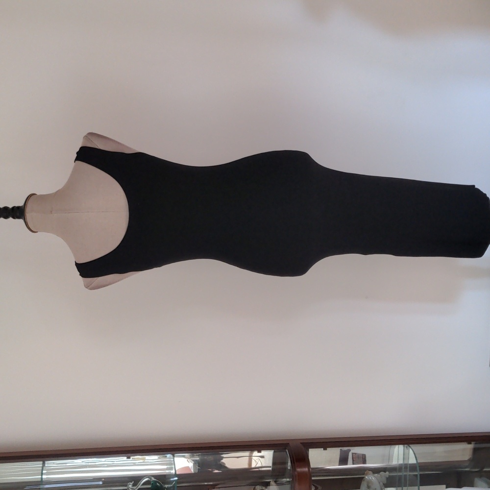 The Drop Dress - Picture 4 of 7